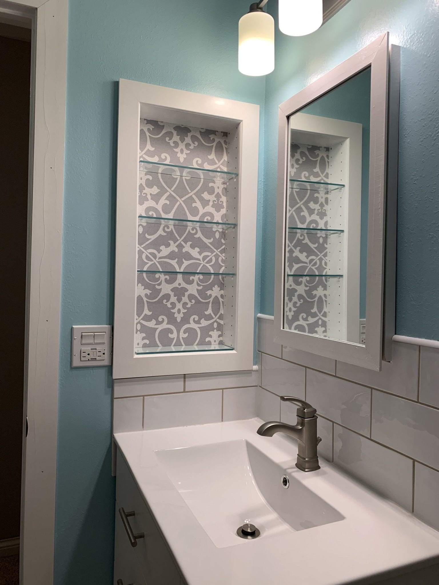 Maximizing Space with Recessed Shelves in Your Bathroom - Decoholic